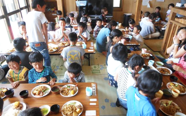 ごはんは「おいしい！」と子どもたちに大人気。おかわり続出です(๑´ㅂ`๑)