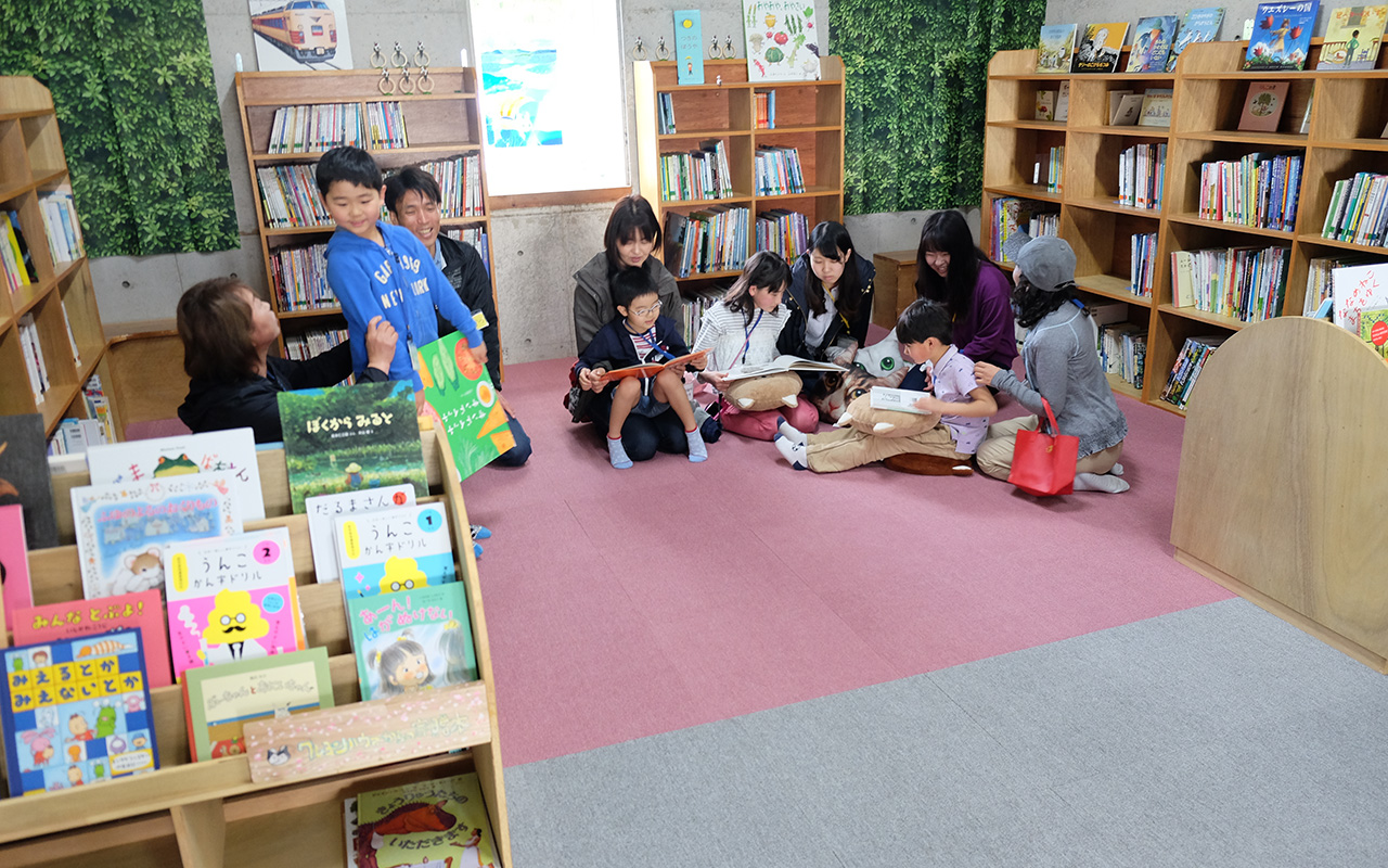 【図書館】小さい子のコーナー